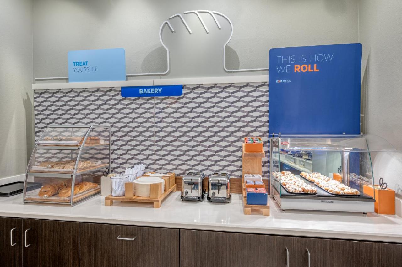 Holiday Inn Express & Suites St. Louis - Chesterfield By Ihg Bagian luar foto